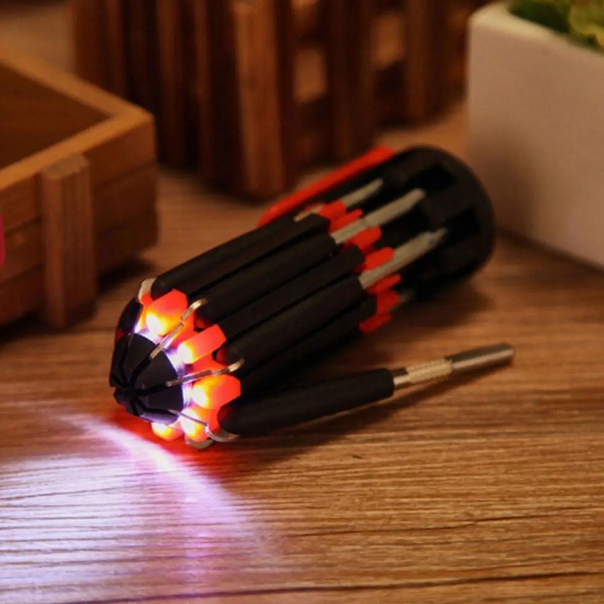 Car Supplies 8 In 1 Screwdriver With LED Flashlight Car Portable Multifunctional Outdoor Tools - Image 6
